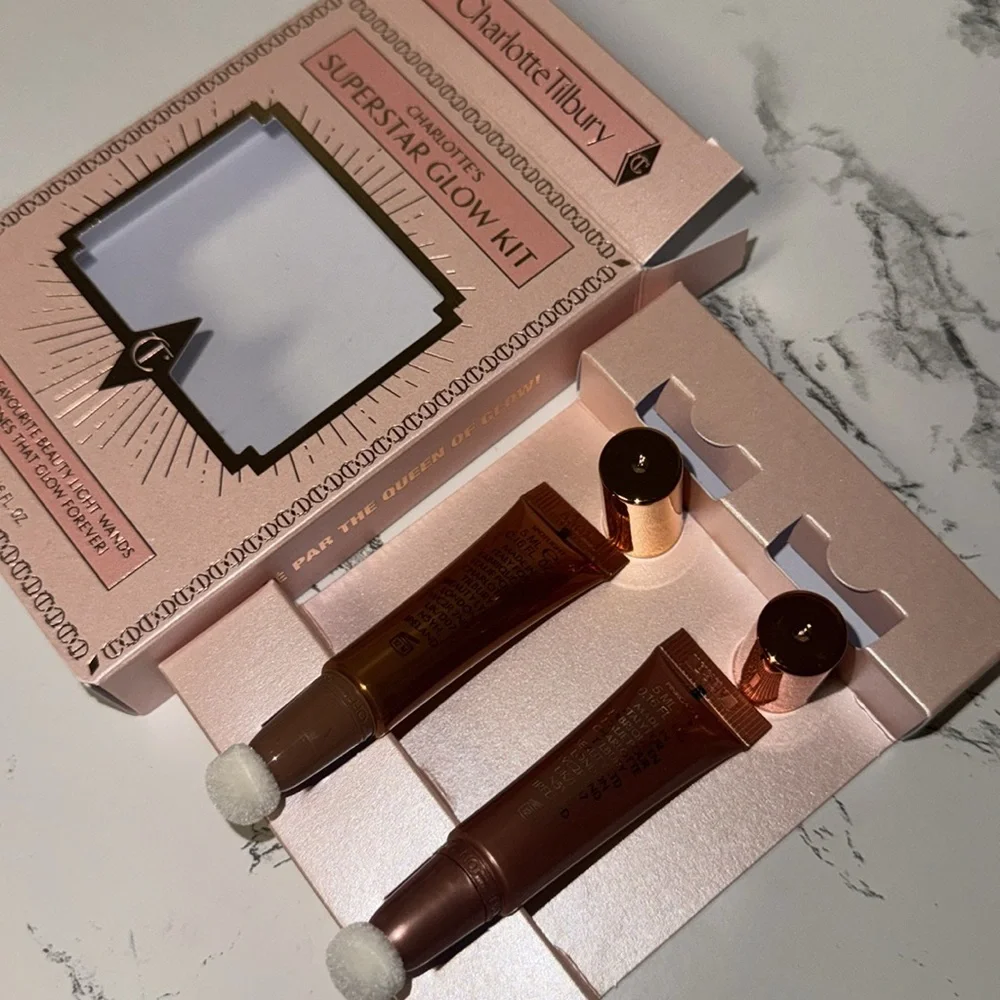 NWT Charlotte Tilbury mini glow Kit: Pinkgasm & Spotlight Each one is 0.16oz